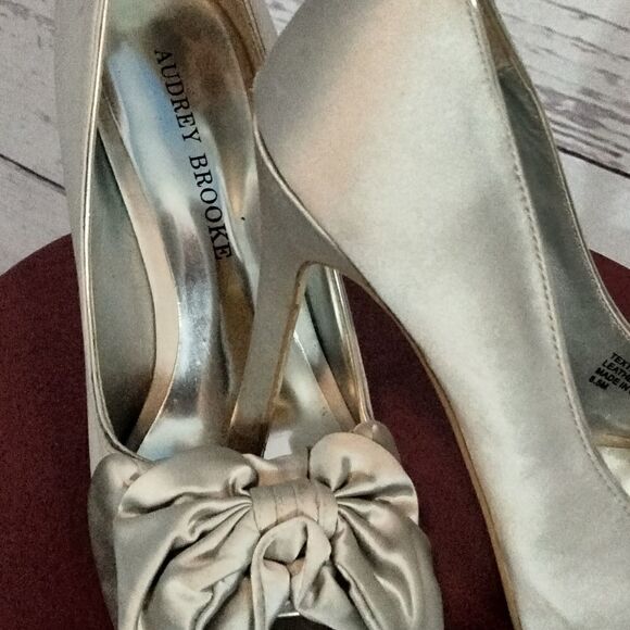 Pre-owned. "Audrey Brooke" woman's high heels 👠 - Picture 9 of 12